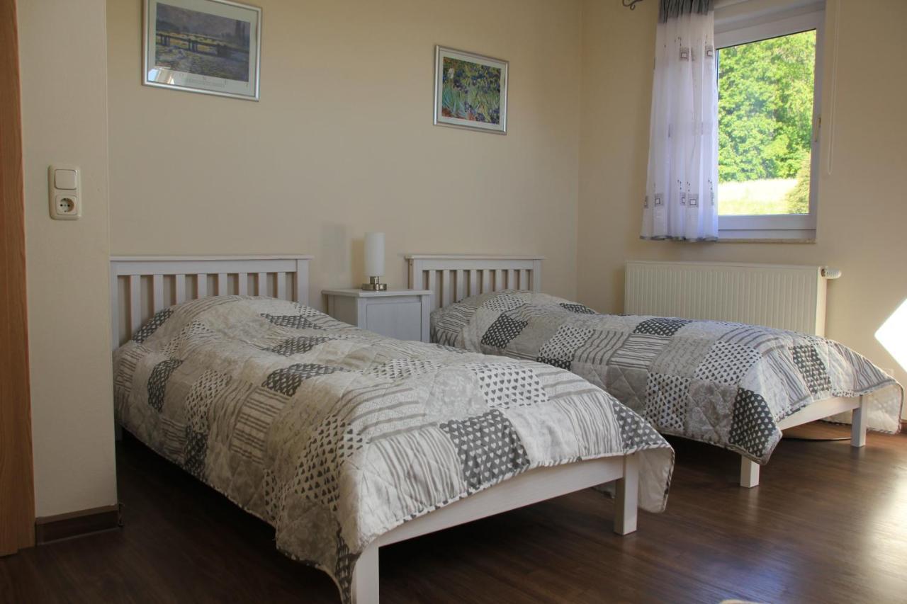 Ferienwohnung Bahnelblick 쿠로르트존스도르프 외부 사진